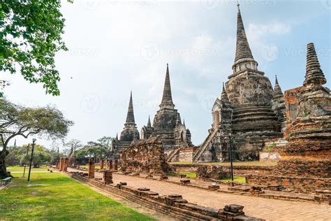 O Levante do Reino de Sukhothai: Um Renascimento Cultural no Sudeste Asiático Durante o Período Dvaravati